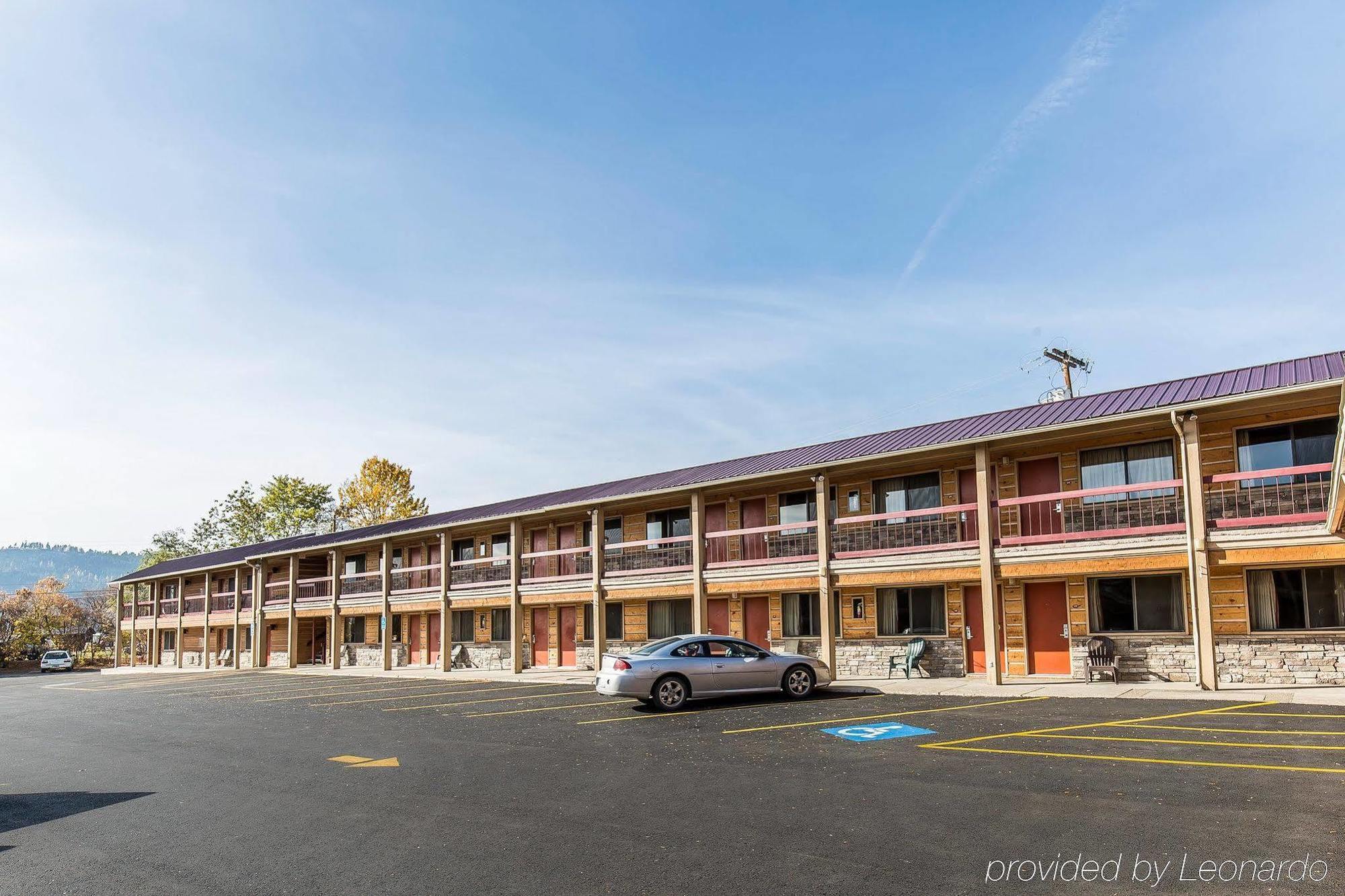 Econo Lodge Inn & Suites Kalispell - Glacier National Park Gateway Exterior foto